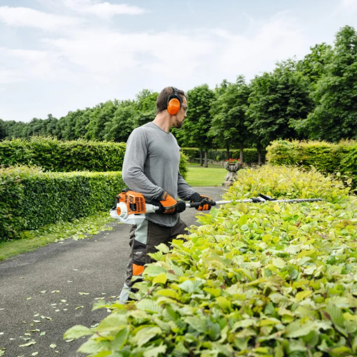 STIHL HL 92 KC-E – Professioneller Benzin-Heckenschneider auf Stiel