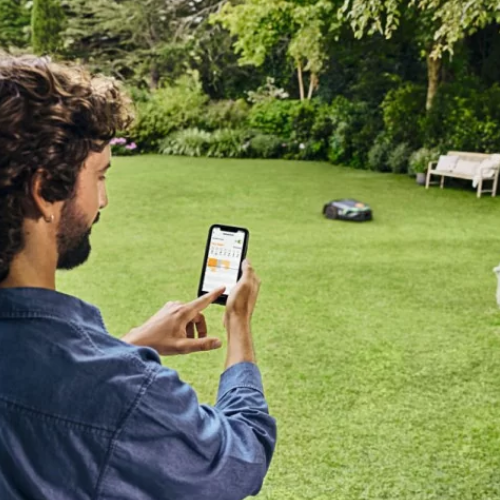 STIHL iMOW® 6 EVO – Mähroboter für bis zu 3.000 m²