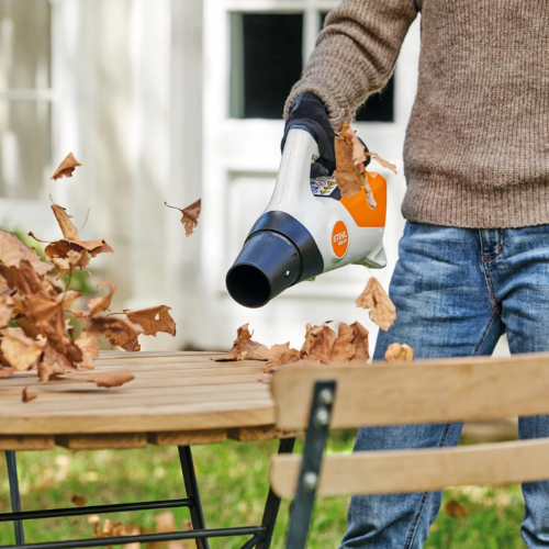 Akku-Laubbläser STIHL BGA 30 – Akku und Ladegerät inklusive